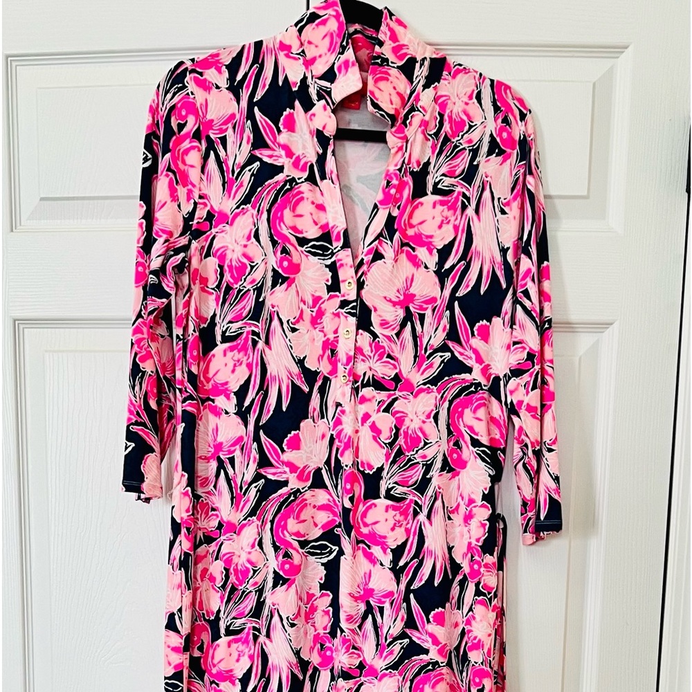 Fabulous Lilly Pulitzer long dress with tie and perfect v neck. Size L